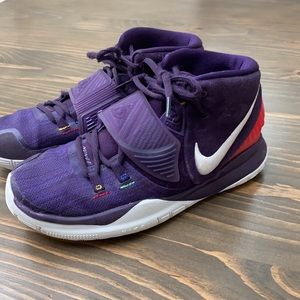 Nike Kyrie boys basketball shoes size 5